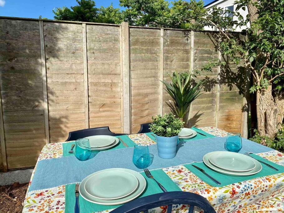 Beach Home With Garden, Close To New Forest 伯恩茅斯 外观 照片